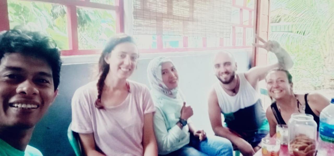Raja Ampat Sandy Guest House Saonek Экстерьер фото